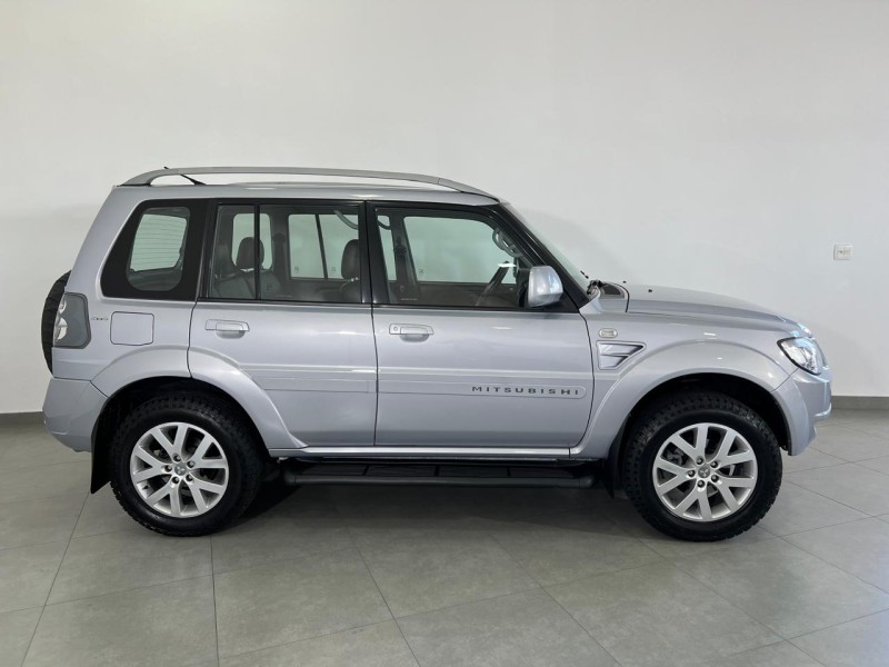 PAJERO TR4 2.0 4X4 16V 140CV FLEX 4P AUTOMÁTICO - 2011 - FARROUPILHA