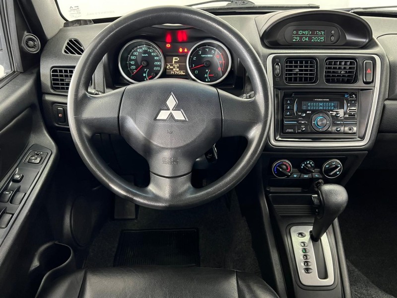 PAJERO TR4 2.0 4X4 16V 140CV FLEX 4P AUTOMÁTICO - 2011 - FARROUPILHA