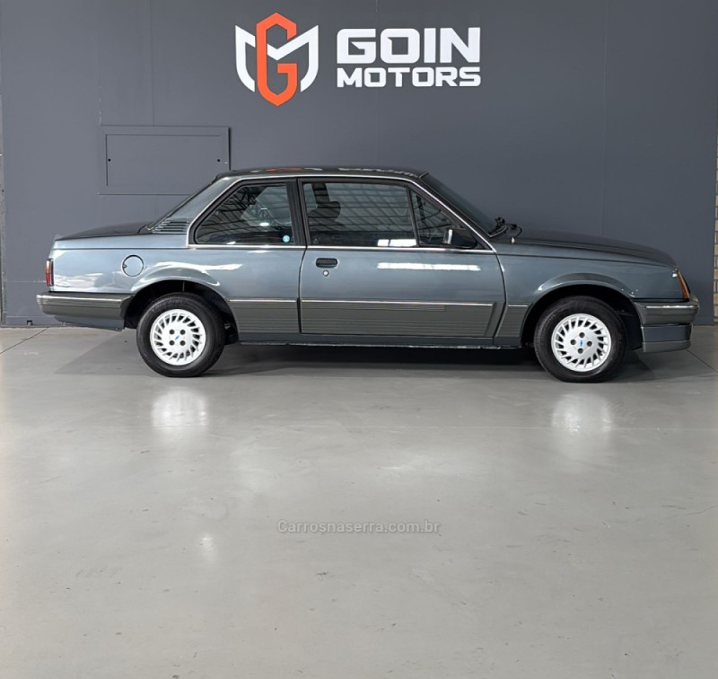 MONZA 2.0 CLASSIC 8V ÁLCOOL 2P MANUAL - 1988 - BENTO GONçALVES