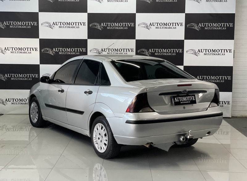 FOCUS 1.6 GL SEDAN 8V FLEX 4P MANUAL - 2005 - CAXIAS DO SUL