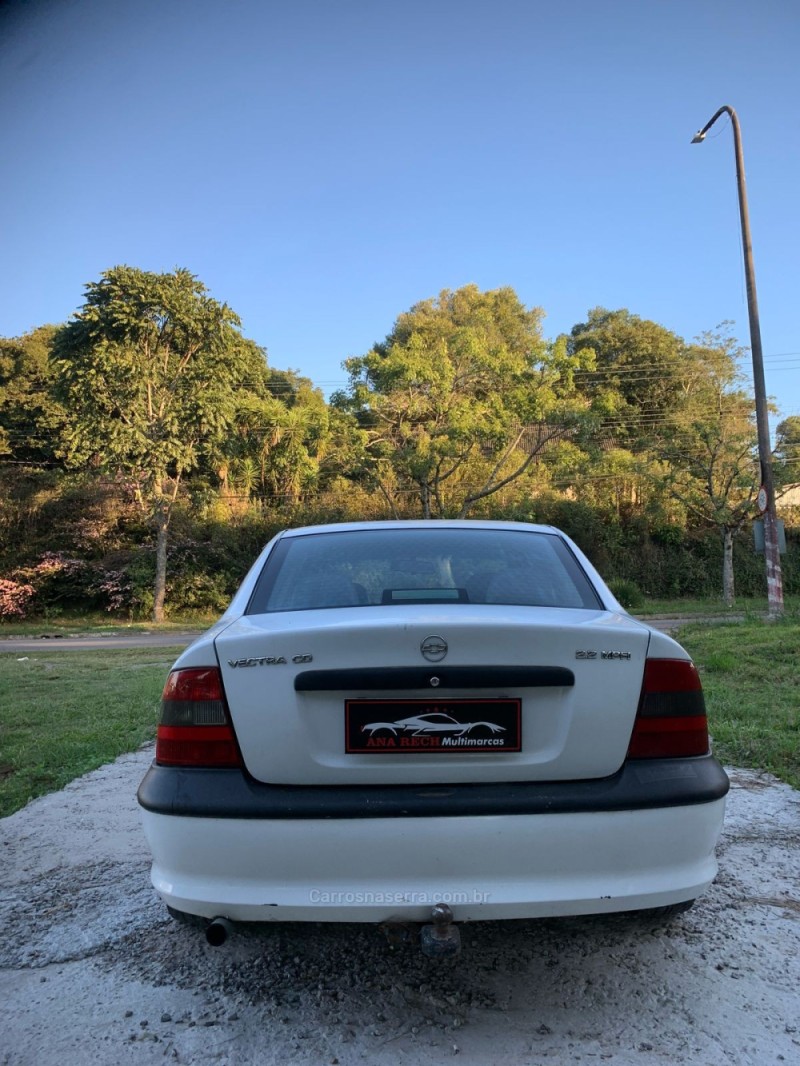 VECTRA 2.2 MPFI CD 16V GASOLINA 4P MANUAL - 1998 - CAXIAS DO SUL