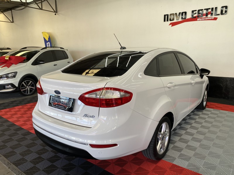 FIESTA 1.6 SEL SEDAN 16V FLEX 4P MANUAL  - 2017 - CAXIAS DO SUL