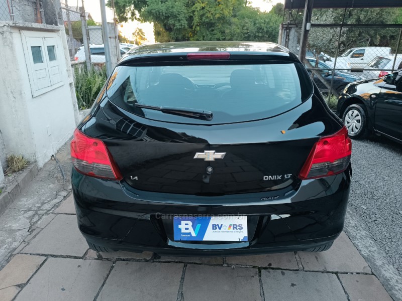 ONIX 1.4 MPFI LT 8V FLEX 4P MANUAL - 2015 - BENTO GONçALVES