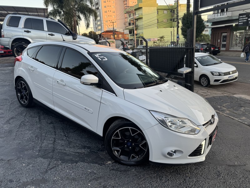 FOCUS 2.0 TITANIUM HATCH 16V FLEX 4P AUTOMÁTICO - 2015 - CAXIAS DO SUL