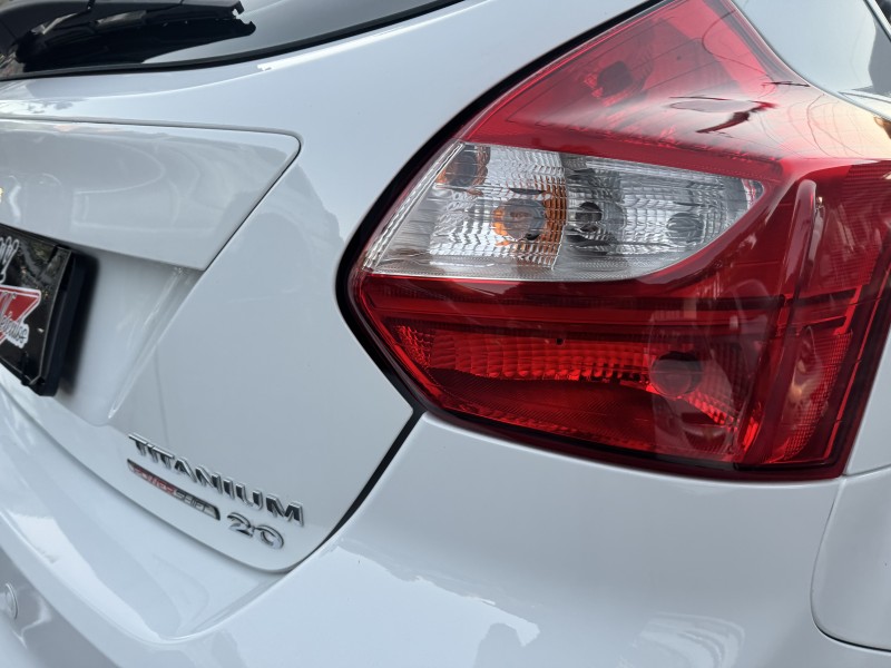 FOCUS 2.0 TITANIUM HATCH 16V FLEX 4P AUTOMÁTICO - 2015 - CAXIAS DO SUL