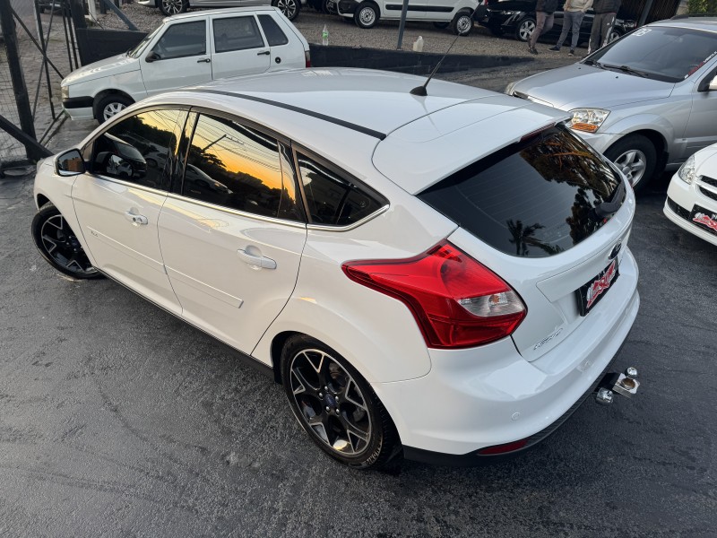 FOCUS 2.0 TITANIUM HATCH 16V FLEX 4P AUTOMÁTICO - 2015 - CAXIAS DO SUL