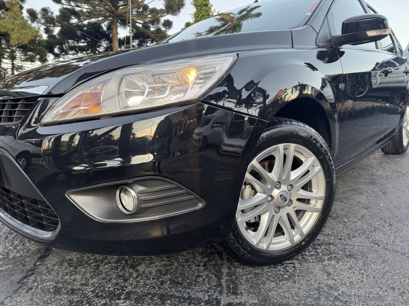FOCUS 2.0 GHIA 16V FLEX 4P MANUAL - 2011 - CAXIAS DO SUL