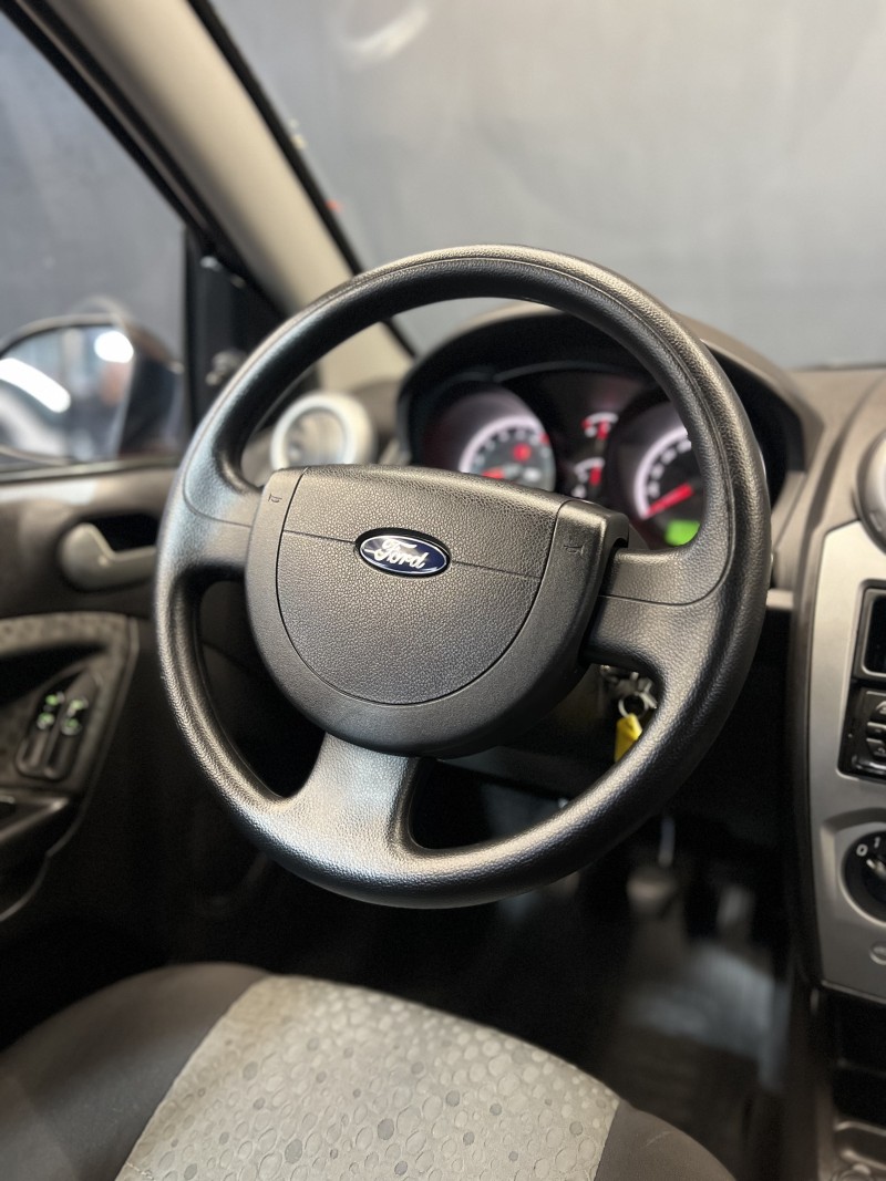 FIESTA 1.6 MPI CLASS HATCH 8V FLEX 4P MANUAL - 2013 - CAXIAS DO SUL