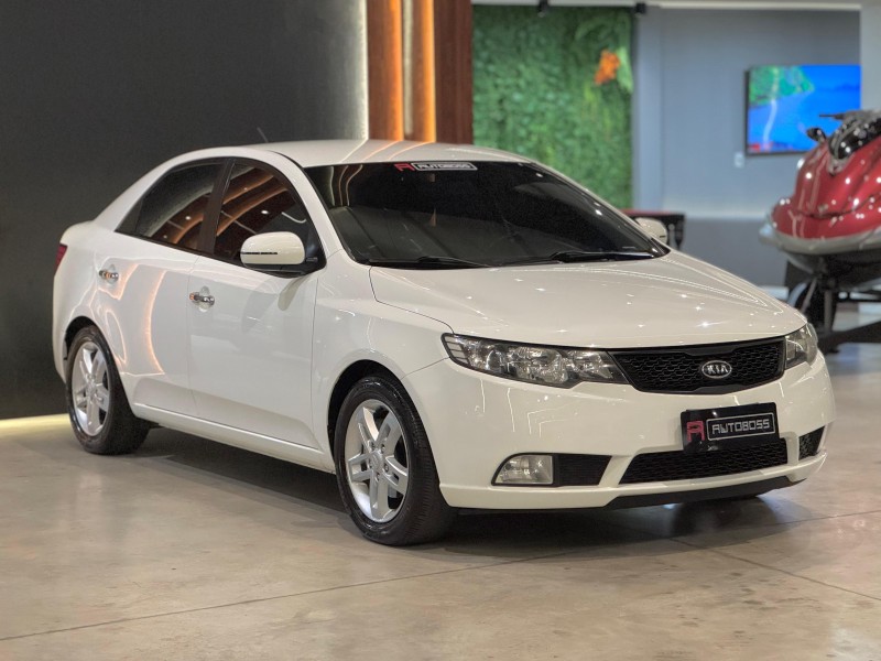 CERATO 1.6 EX3 SEDAN 16V GASOLINA 4P AUTOMÁTICO - 2013 - NOVO HAMBURGO