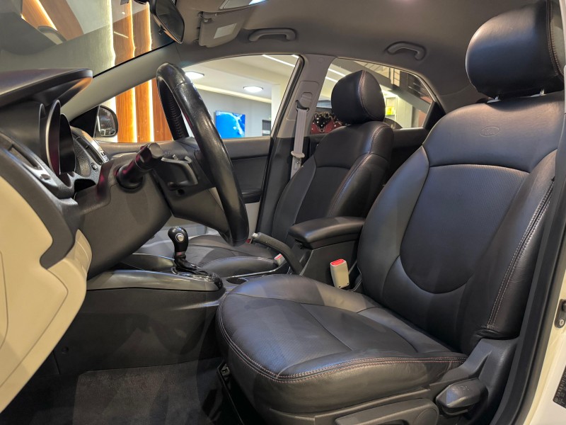 CERATO 1.6 EX3 SEDAN 16V GASOLINA 4P AUTOMÁTICO - 2013 - NOVO HAMBURGO