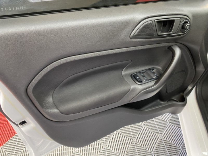 FIESTA 1.6 SEL SEDAN 16V FLEX 4P MANUAL  - 2017 - CAXIAS DO SUL