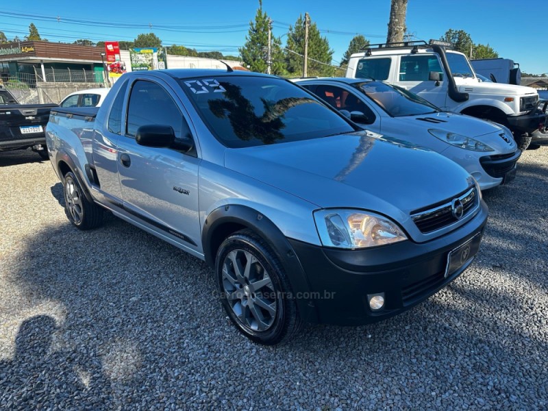 MONTANA 1.4 MPFI CONQUEST CS 8V FLEX 2P MANUAL - 2009 - CANELA