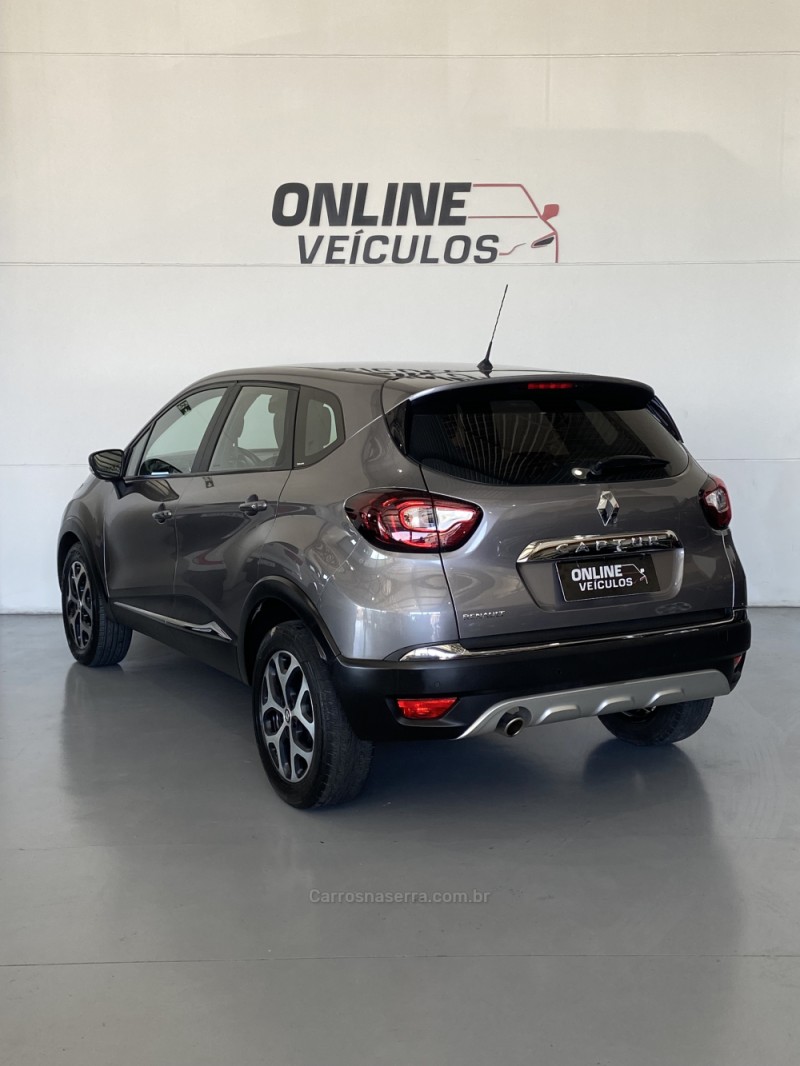 CAPTUR 2.0 16V FLEX INTENSE AUTOMÁTICO - 2021 - FARROUPILHA