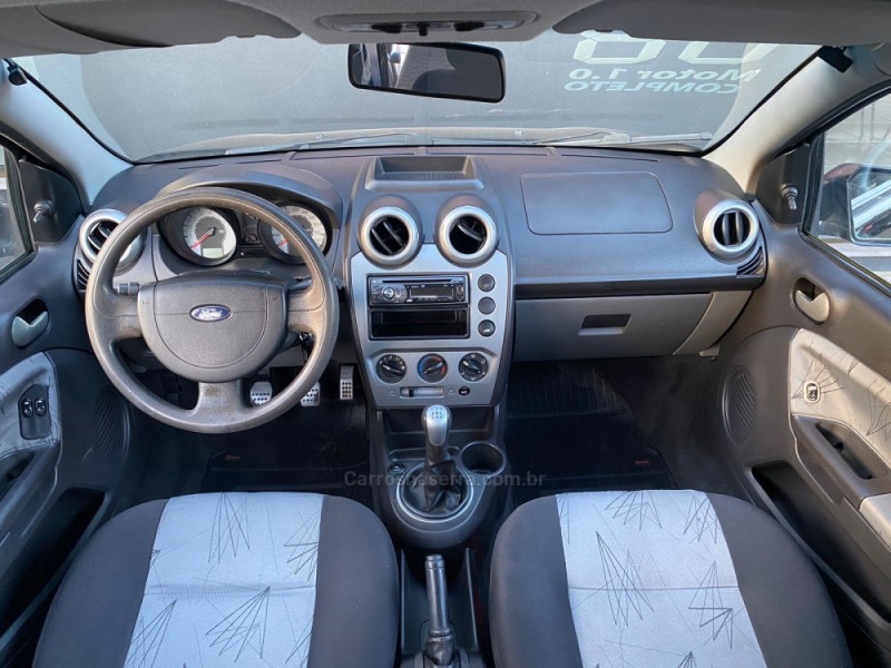 FIESTA 1.0 MPI TRAIL HATCH 8V FLEX 4P MANUAL - 2008 - PAROBé