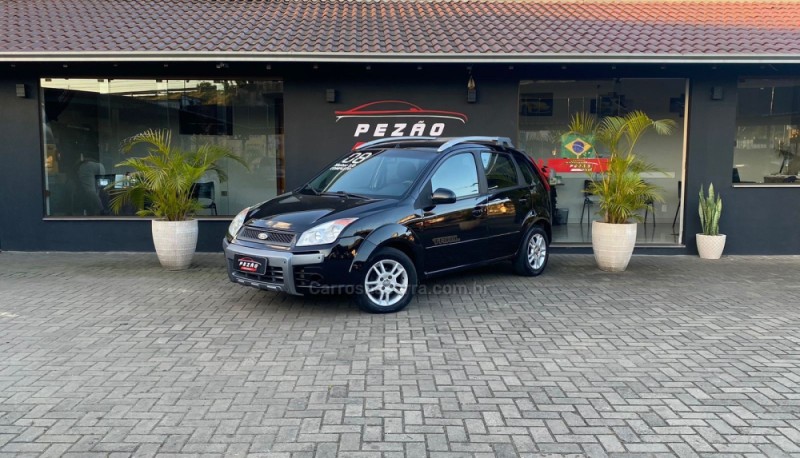 FIESTA 1.0 MPI TRAIL HATCH 8V FLEX 4P MANUAL - 2008 - PAROBé