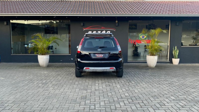 FIESTA 1.0 MPI TRAIL HATCH 8V FLEX 4P MANUAL - 2008 - PAROBé