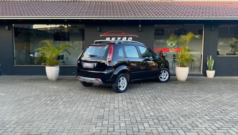 FIESTA 1.0 MPI TRAIL HATCH 8V FLEX 4P MANUAL - 2008 - PAROBé