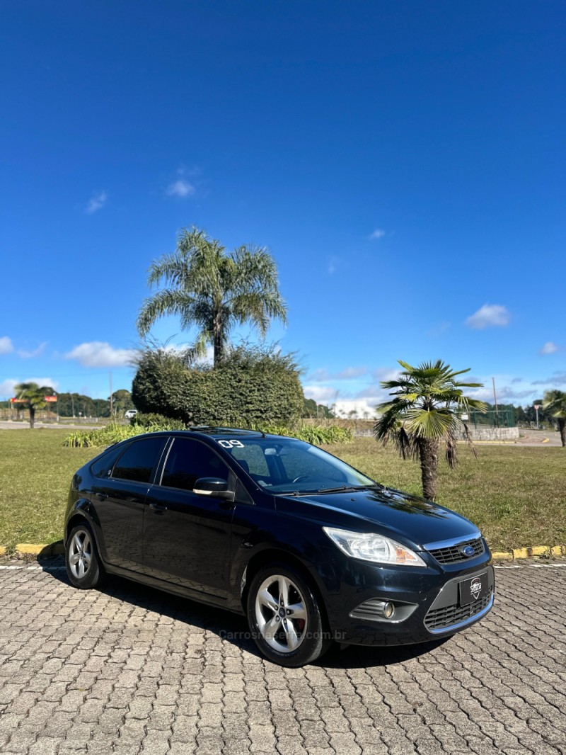 focus 2.0 ghia 16v gasolina 4p manual 2009 caxias do sul