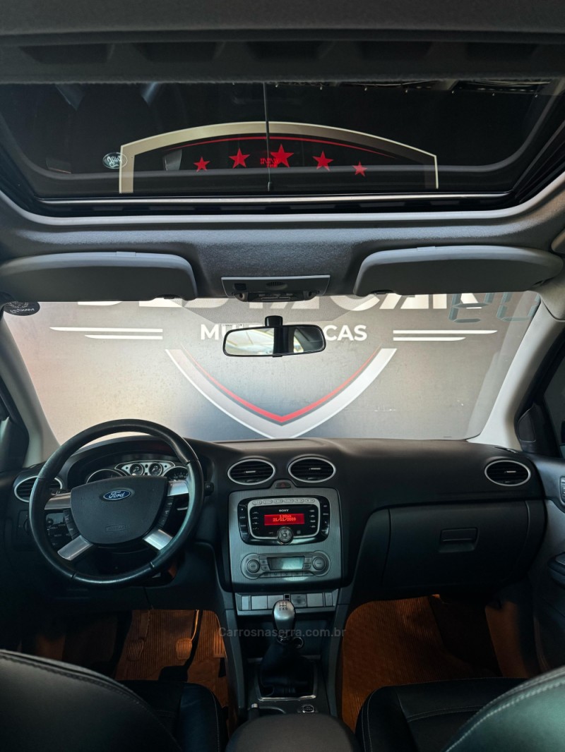 FOCUS 2.0 GHIA 16V GASOLINA 4P MANUAL - 2009 - CAXIAS DO SUL