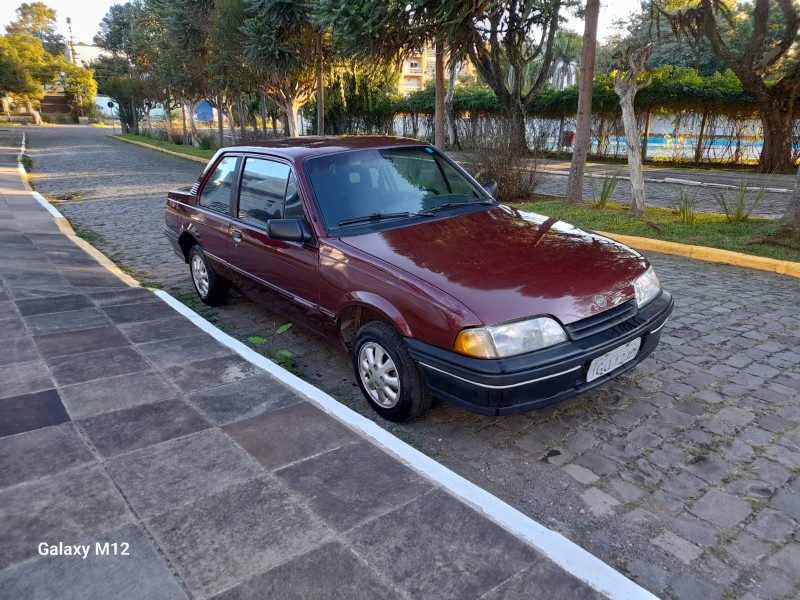 MONZA 1.8 EFI 650 8V GASOLINA 4P MANUAL - 1993 - FARROUPILHA