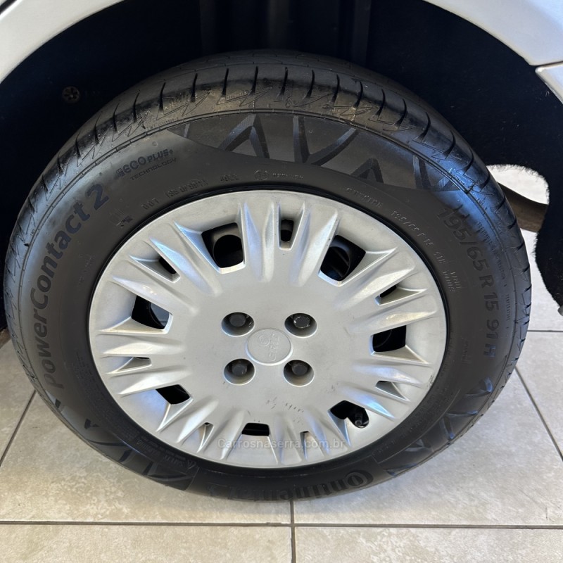 FOCUS 1.6 GLX 8V FLEX 4P MANUAL - 2008 - FARROUPILHA