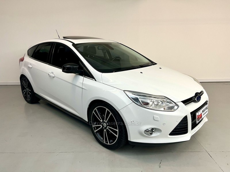 FOCUS 2.0 TITANIUM PLUS 16V FLEX 4P AUTOMÁTICO - 2015 - CAXIAS DO SUL