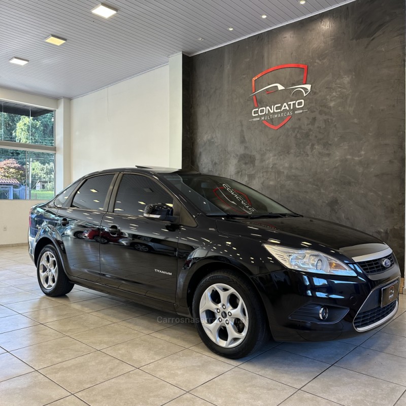 FOCUS 2.0 TITANIUM SEDAN 16V FLEX 4P AUTOMÁTICO - 2011 - FARROUPILHA