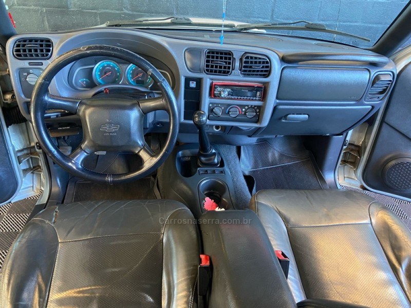 S10 2.4 MPFI EXECUTIVE 4X2 CD 8V FLEX 4P MANUAL - 2010 - CAXIAS DO SUL