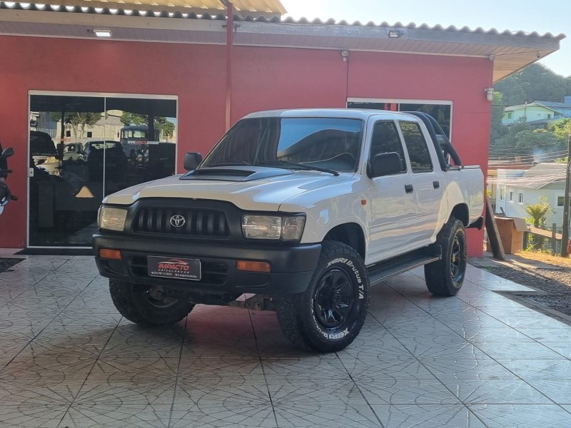 hilux 3.0 4x4 8v diesel 4p manual 2004 caxias do sul