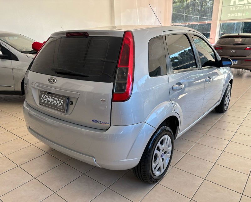 FIESTA 1.6 SE HATCH 16V FLEX 4P MANUAL - 2014 - NOVA PETRóPOLIS