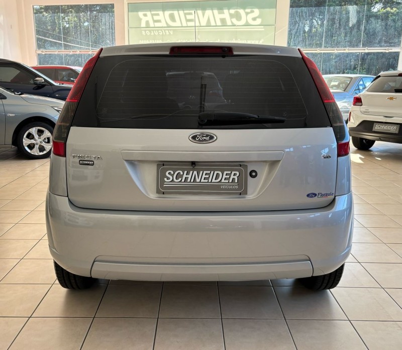 FIESTA 1.6 SE HATCH 16V FLEX 4P MANUAL - 2014 - NOVA PETRóPOLIS