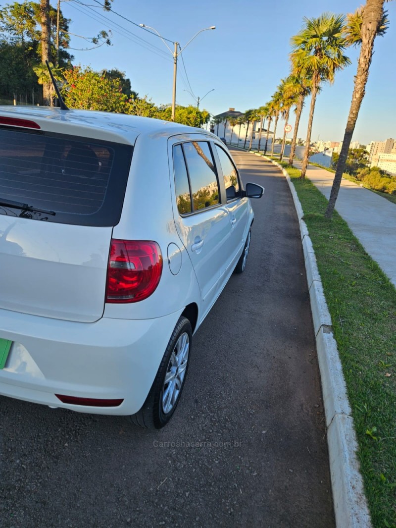 FOX 1.0 MI TREND 8V FLEX 4P MANUAL - 2013 - VERANóPOLIS