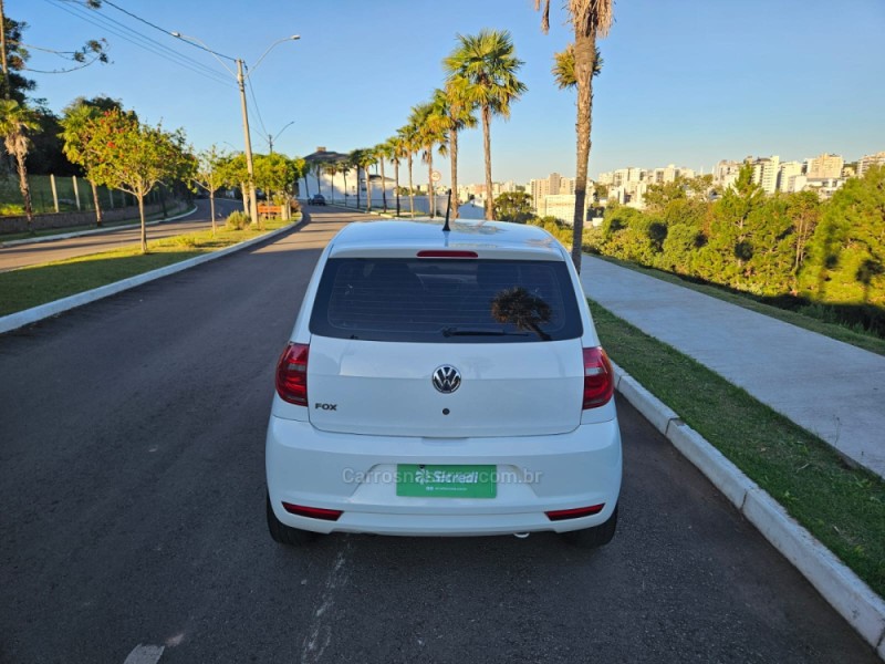 FOX 1.0 MI TREND 8V FLEX 4P MANUAL - 2013 - VERANóPOLIS