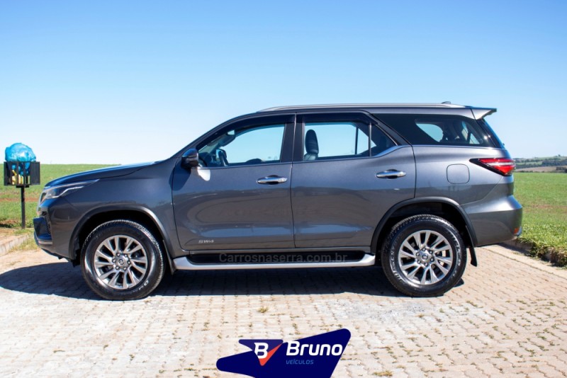 HILUX SW4 2.8 SRX 4X4 7 LUGARES 16V TURBO INTERCOOLER DIESEL 4P AUTOMÁTICO - 2021 - PALMEIRA DAS MISSõES