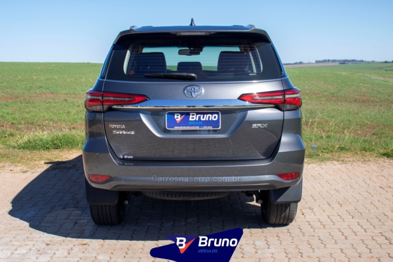 HILUX SW4 2.8 SRX 4X4 7 LUGARES 16V TURBO INTERCOOLER DIESEL 4P AUTOMÁTICO - 2021 - PALMEIRA DAS MISSõES