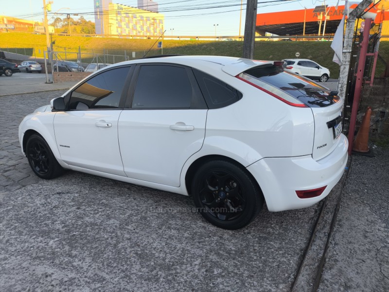 FOCUS 2.0 TITANIUM HATCH 16V FLEX 4P AUTOMÁTICO - 2012 - FARROUPILHA