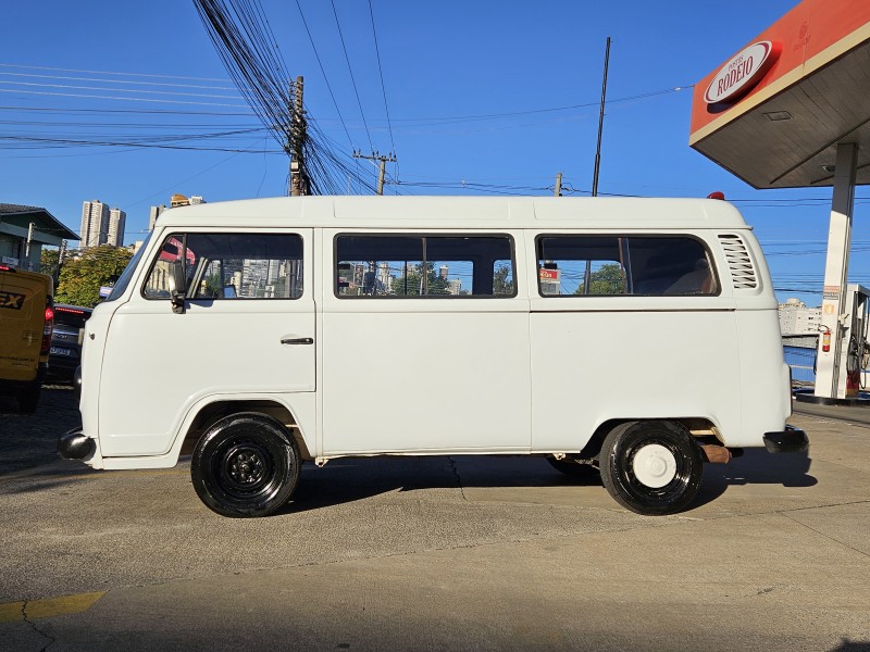 KOMBI 1.6 MI STD LOTAÇÃO 8V GASOLINA 3P MANUAL - 2002 - CAXIAS DO SUL