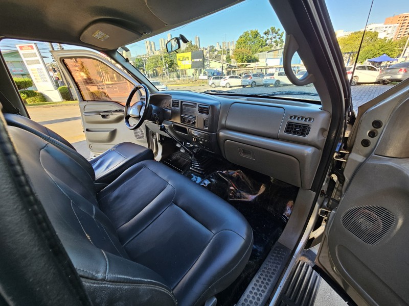 F-250 4.2 XL 4X4 CS DIESEL MANUAL 2P - 2004 - CAXIAS DO SUL
