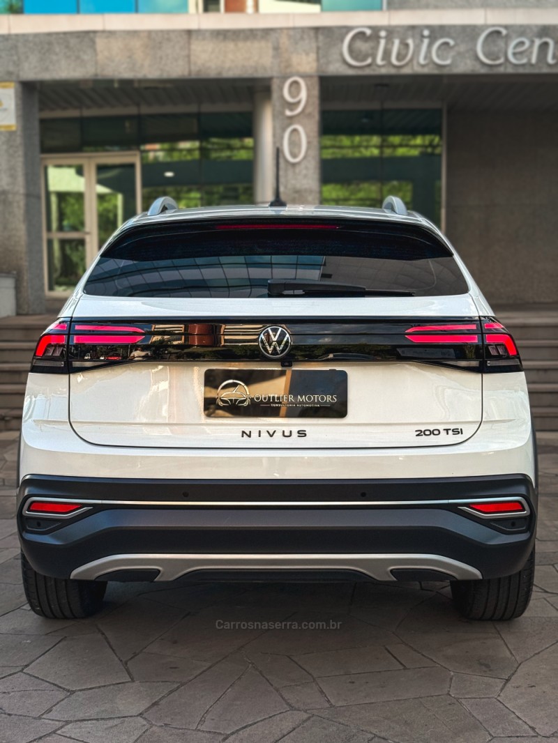 NIVUS 1.0 200 TSI HIGHLINE LAUNCHING EDITION TOTAL FLEX 4P AUTOMÁTICO - 2023 - NOVO HAMBURGO
