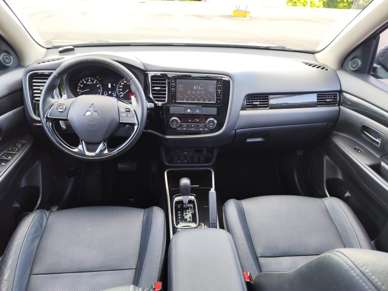 OUTLANDER 2.0 COMFORT 16V GASOLINA 4P AUTOMÁTICO - 2018 - CAXIAS DO SUL
