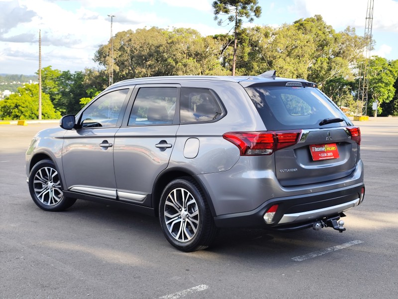 OUTLANDER 2.0 COMFORT 16V GASOLINA 4P AUTOMÁTICO - 2018 - CAXIAS DO SUL