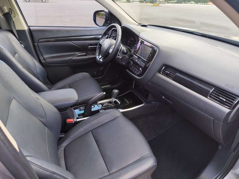 OUTLANDER 2.0 COMFORT 16V GASOLINA 4P AUTOMÁTICO - 2018 - CAXIAS DO SUL