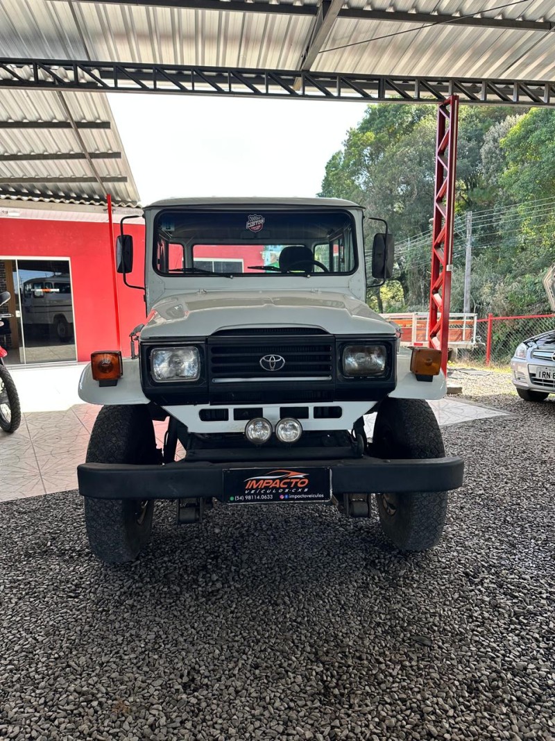 BANDEIRANTE 3.7 BJ55LP-2BL 4X4 CD DIESEL 2P MANUAL - 1996 - CAXIAS DO SUL