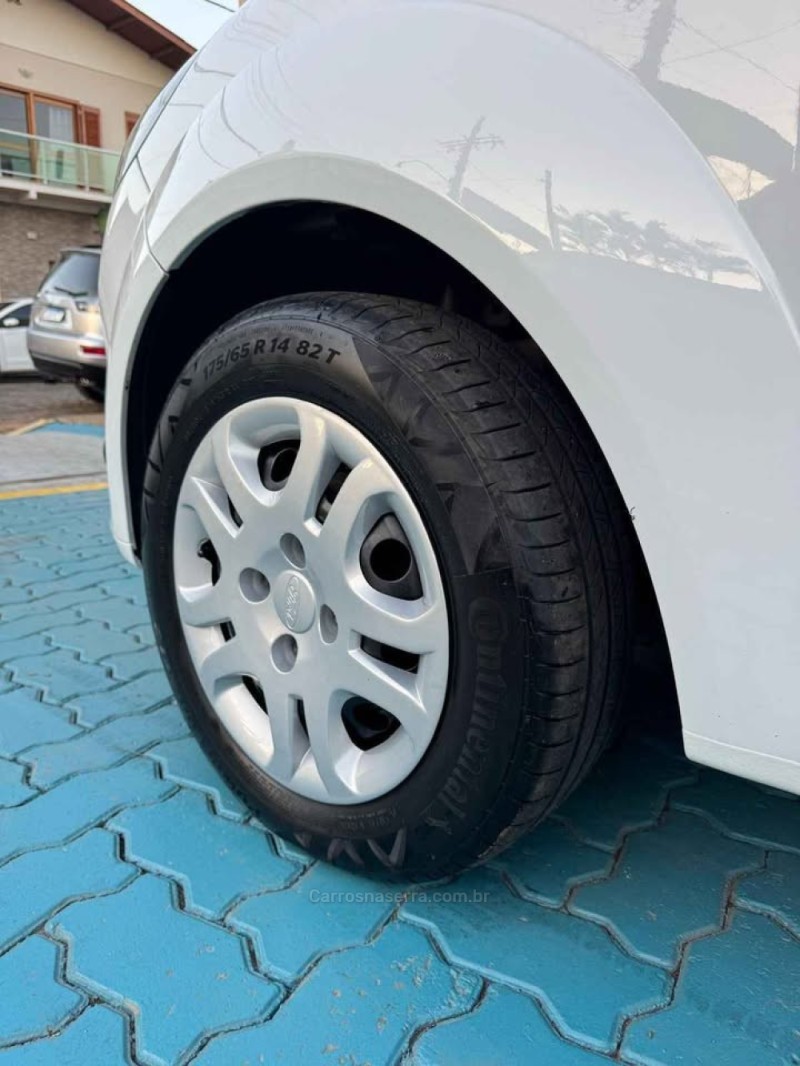 FIESTA 1.0 MPI FIRST HATCH 8V FLEX 4P MANUAL - 2014 - ESTâNCIA VELHA