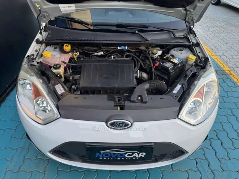 FIESTA 1.0 MPI FIRST HATCH 8V FLEX 4P MANUAL - 2014 - ESTâNCIA VELHA