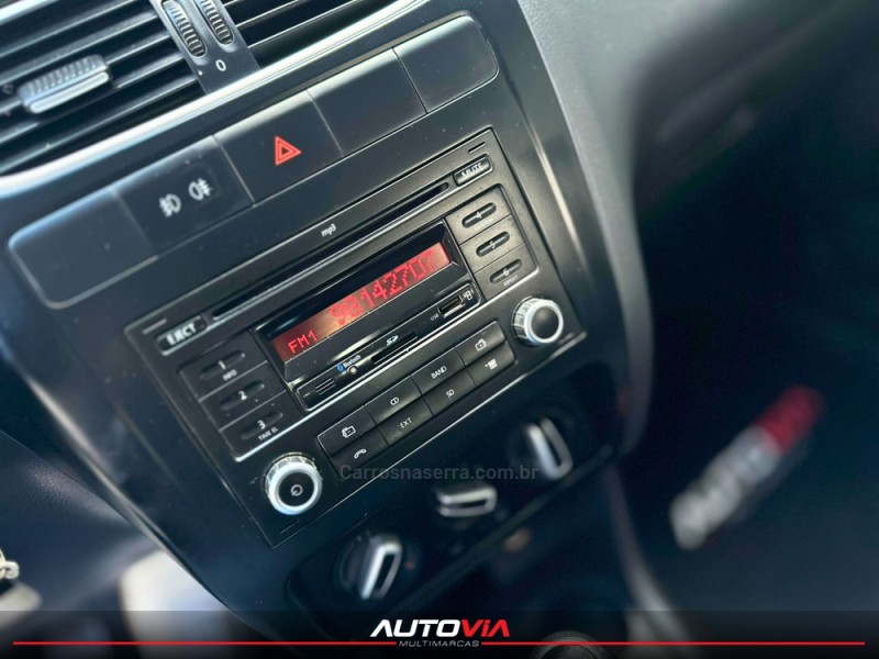 SPACEFOX 1.6 MI TREND 8V FLEX 4P MANUAL - 2012 - SAPIRANGA