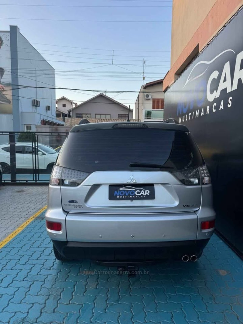 OUTLANDER 3.0 GT 4X4 V6 24V GASOLINA 4P AUTOMÁTICO - 2010 - ESTâNCIA VELHA