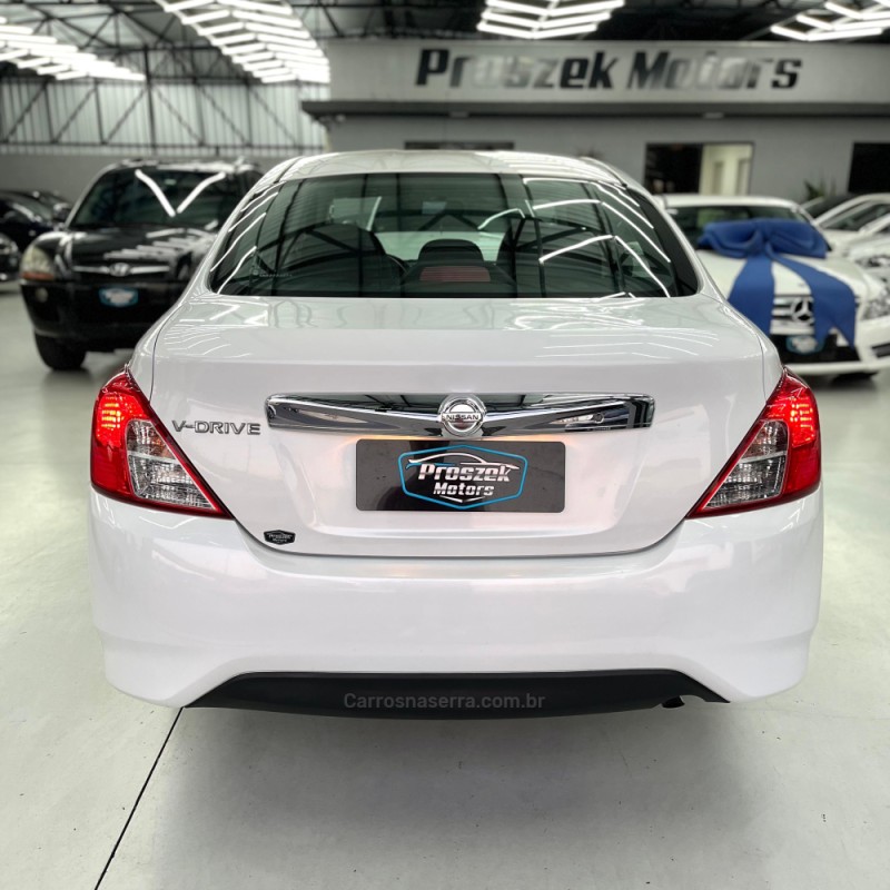 VERSA 1.6 V-DRIVE PLUS 16V FLEX 4P AUTOMÁTICO - 2021 - CANOAS