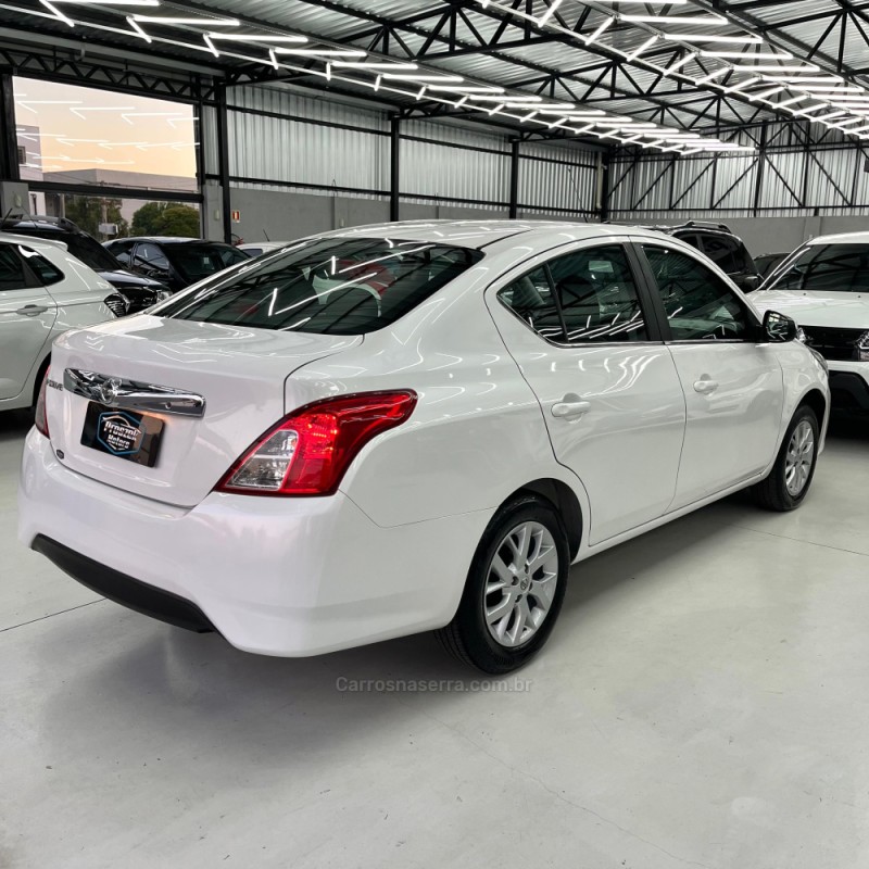 VERSA 1.6 V-DRIVE PLUS 16V FLEX 4P AUTOMÁTICO - 2021 - CANOAS
