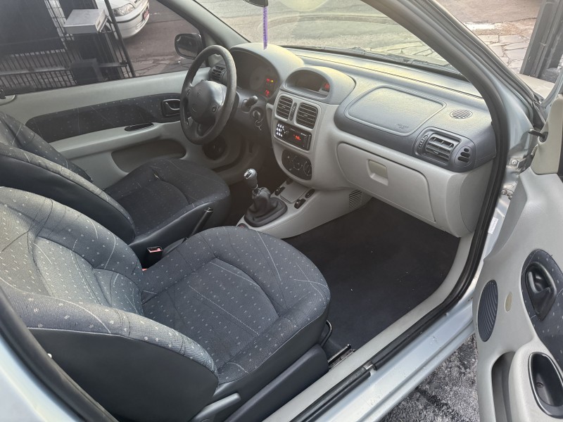 CLIO 1.0 AUTHENTIQUE 8V GASOLINA 2P MANUAL - 2004 - CAXIAS DO SUL